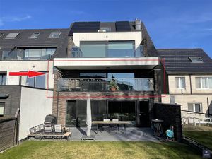 APPARTEMENT MET 2 SLPKS EN GROOT TERRAS