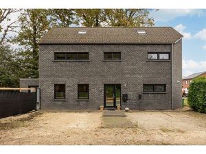 Ruime moderne woning met royale tuin