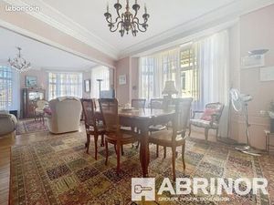 Appartement 5 pièces 156 m²