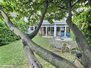 Maison 8 pièces 212 m²