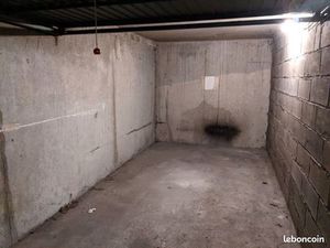 Place de parking fermée/box résidence sécurisée