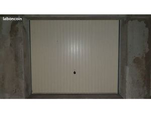 Box 14m² en sous-sol à louer