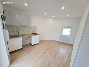 Maison t2 refaite a neuve  jardin