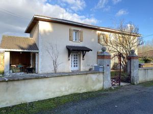 Vente maison 5 pièces 141 m² Nanteuil-en-Vallée (16700)
