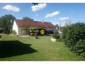 Vente maison 4 pièces 127 m² Saint-Amand-Montrond (18200)