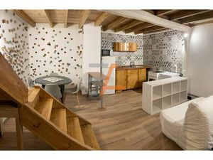 HOTEL DE VILLE T2 atypique vendu loué