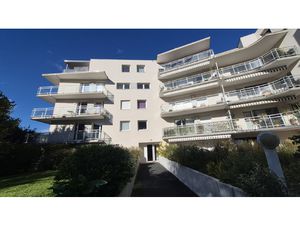 Location Appartement 4 pièces 81m² Y 80190