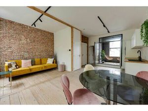 Bemeubelde cityloft met terras op het hippe Zuid