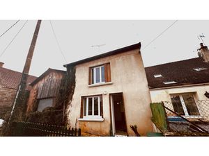 Maison de campagne à louer dans le secteur de VAULT DE LUGNY avec jardin pour un loyer de 