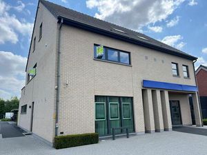 Stijlvol duplex appartement te Kermt