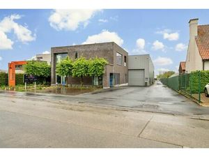 Zeer goed gelegen magazijn van ca 450 m2