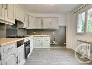 Appartement F3 à vendre - 3 pièces - 67 m2 - La Chaussee St Victor - 41 - CENTRE