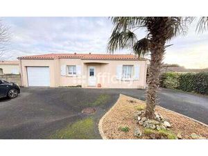 Vente Maison Piscine à Longèves (17230) : à vendre Piscine / 84m² Longèves