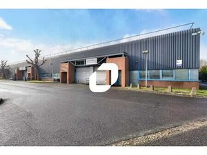 A LOUER  PARC D'ACTIVITE A PROXIMITE DIRECT A104