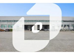 A LOUER  CARRE D'IVRY