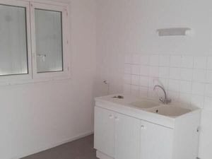 Location appartement 3 pièces 84 m² à Marcilly-sur-Maulne (37330)