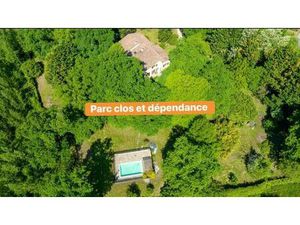 Grande Villa avec terrain clos   dépendance et piscine