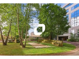 A LOUER  Bureaux arborés et calmes  avec services