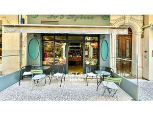 Vente local commercial 3 pièces 42m2 Hyères 83400 - 139000 € - Surface Privée