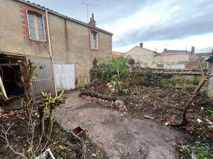 Vente Maison à Nieul-le-Dolent (85430) : à vendre / 188m² Nieul-le-Dolent