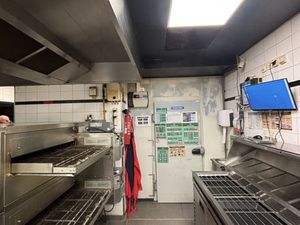 Location commerce 100 m² à Grenoble (38000)