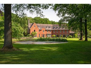 Huis te koop in Brasschaat met 5 slaapkamers