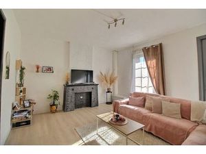 Maison à vendre avec garage et jardin   Auvelais (VBD66007)