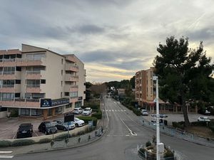 A LOUER - Studio meublé entièrement rénové Pin Rolland