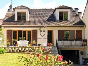 Agréable et grande maison au calme à proximité des bus  écoles et commerces