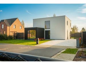 Maison à vendre avec garage et terrasse   Menen (VBD65920)