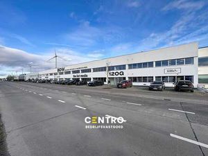 Kwalitatief afgewerkte KANTOORRUIMTE (268 m²) op de eerst...