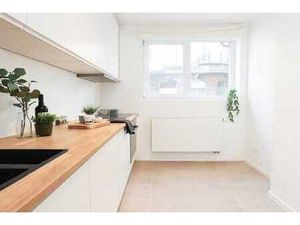 Spacieuse maison neuve avec 4 chambres à coucher  située à p