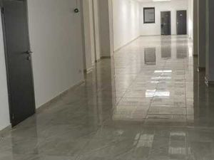 REZ DE CHAUSSEE COMMERCIAL 135 M² - CENTRE DE LA LOUVIERE