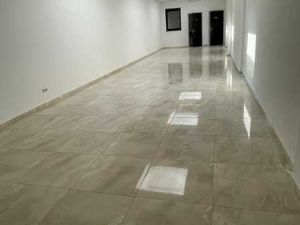 REZ DE CHAUSSEE COMMERCIAL 135 M² - CENTRE DE LA LOUVIERE