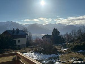 3 faces et 96 m² pour cet appartement d’angle dans chalet ?Terrain arboré 1 2 ha ? 3 ou 4 