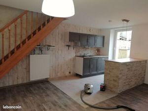 Loue F2 avec terrasse et jardinet