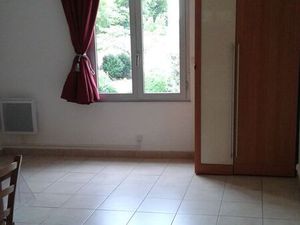 Studio semi-meublé de 26 m2 proche centre ville avec parking
