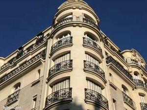 Studette pour étudiant