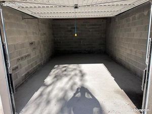 Garage / box 25m2 centre-ville Rosporden