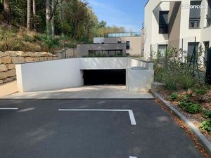 Garage individuel ferme et securise