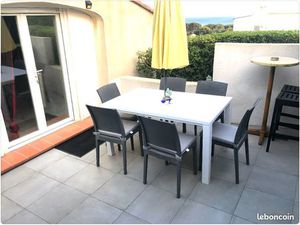 Haut de Villa F2/3clim réversible  Piscine  Tennis  terrasse vue mer  BBQ  parking privati