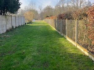 Grand tterrain à bâtir pour les Amateurs d’espaces e vert