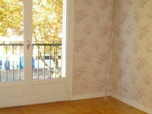 Location appartement 3 pièces 75 m² à Limoges (87000)