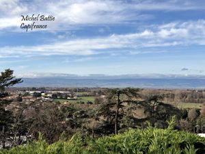 MAISON DE CARACTÈRE – CENTRE DE SAINT-GALMIER – PROPRIETE UNIQUE