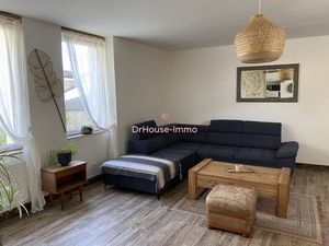 Maison en pierre rénovée avec terrasse et dépendance – Vaucelles