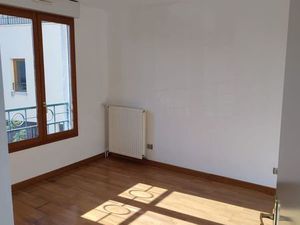 F1 dispo centre St-Rambert  balcon  parking privé  52m2