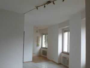 Location t2 hyper centre selongey