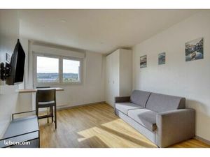 Loue studio 23m2 refait à neuf  lave linge inclus  emplacement calme