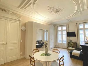 Appartement Haussmannien • Balcon • JEANNE D'ARC