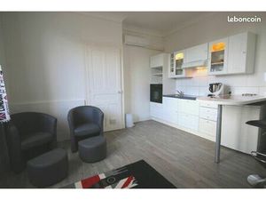 F2 Meublé Parking cour PAC LL